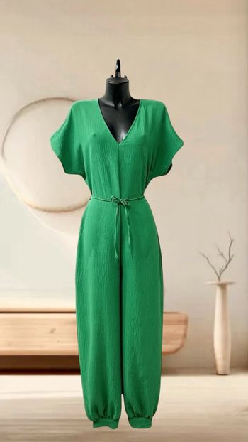 Combinaison unie verte pour l’été