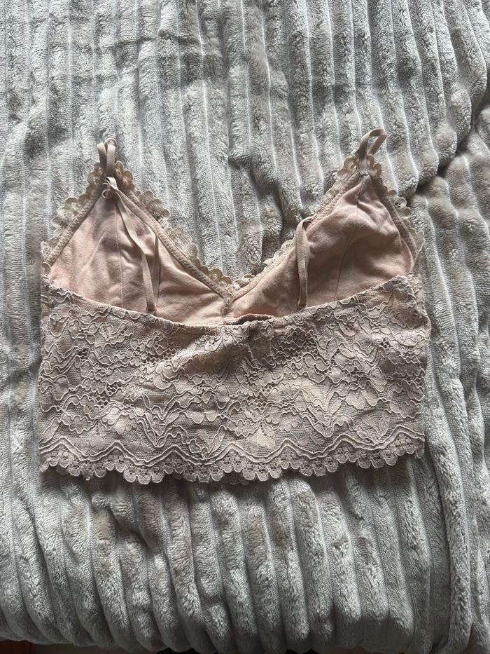 Haut en dentelle - photo numéro 2