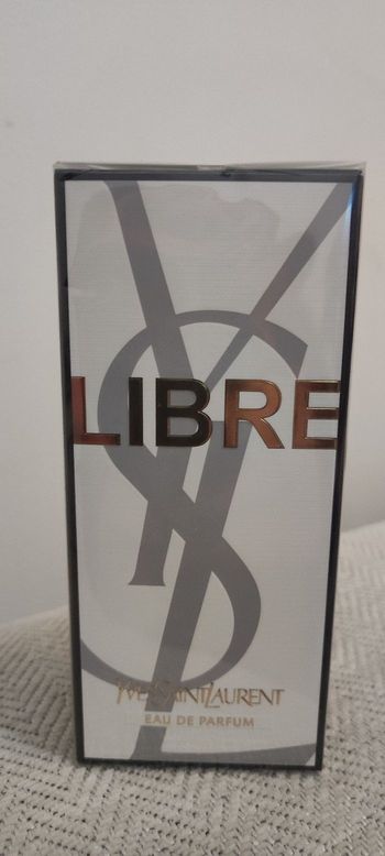 Parfum livre Yves Saint Laurent