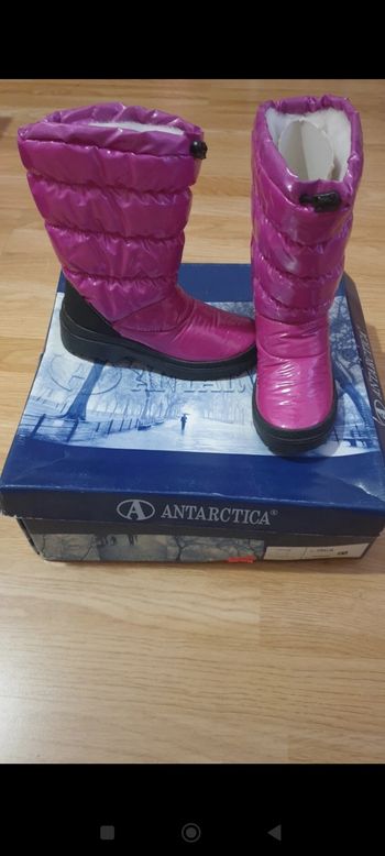 Bottes neuves taille 31 roses paillettées