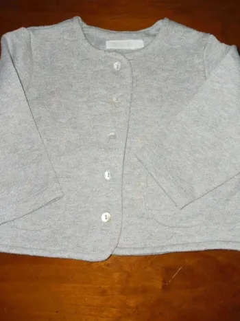 Gilet gris 6 mois storytelling