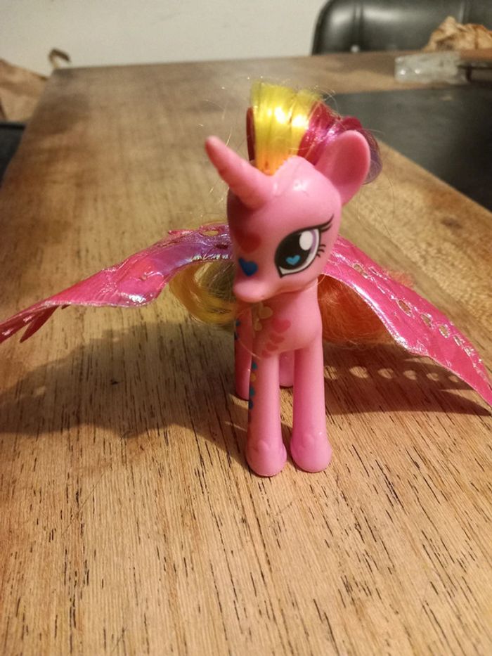 My little pony G4 Princesse Cadance arc puissance - photo numéro 3