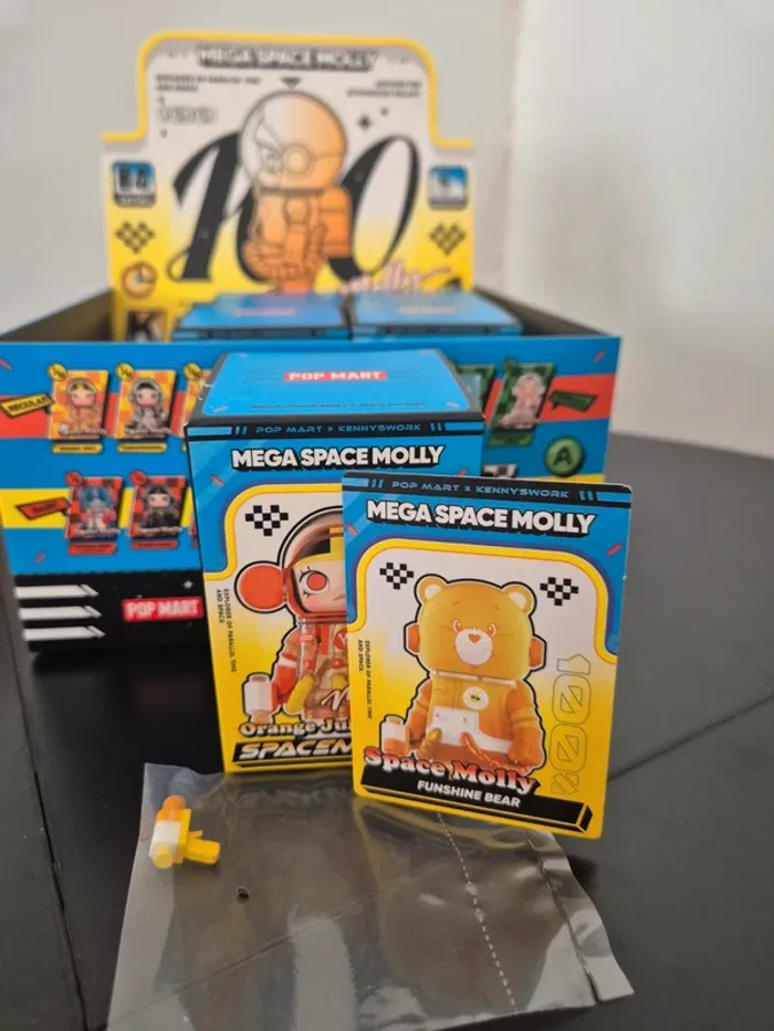 Pop mart MEGA space Molly V4 Funshine bear - photo numéro 2