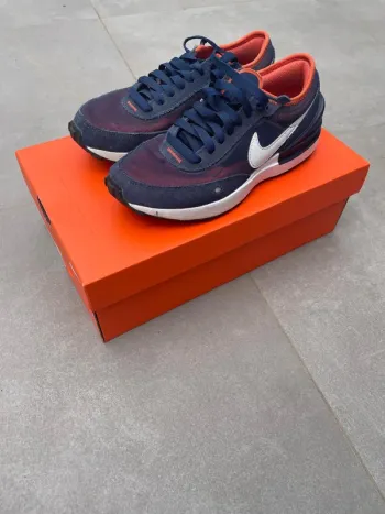 Chaussures Nike taille 36,5