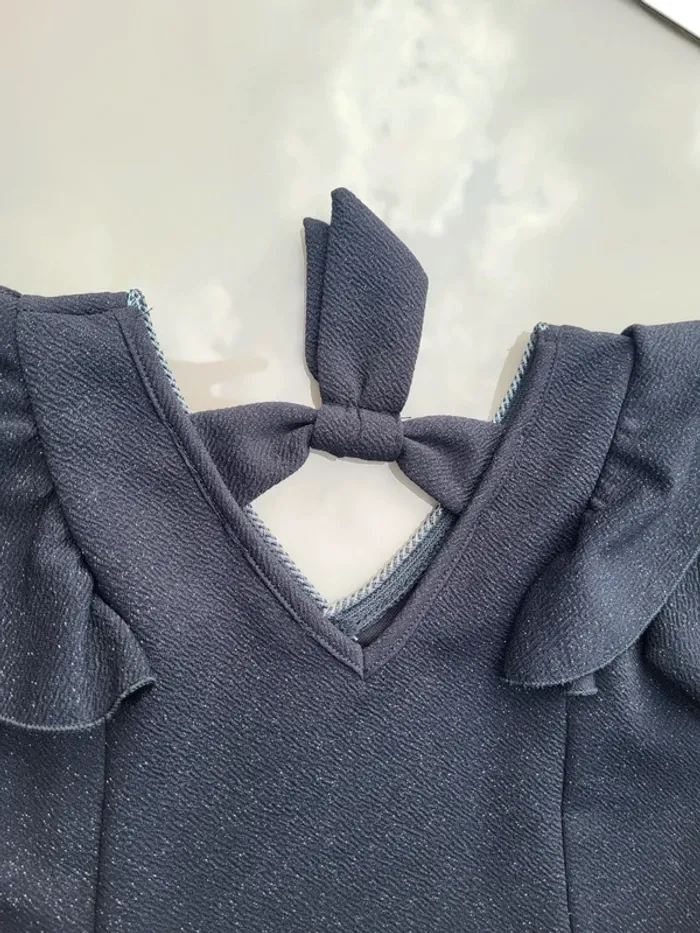 Robe noire pailletée 8 ans - photo numéro 5