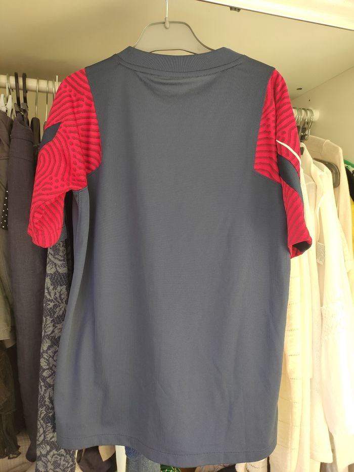 Tee shirt Nike en 12 ans - photo numéro 2