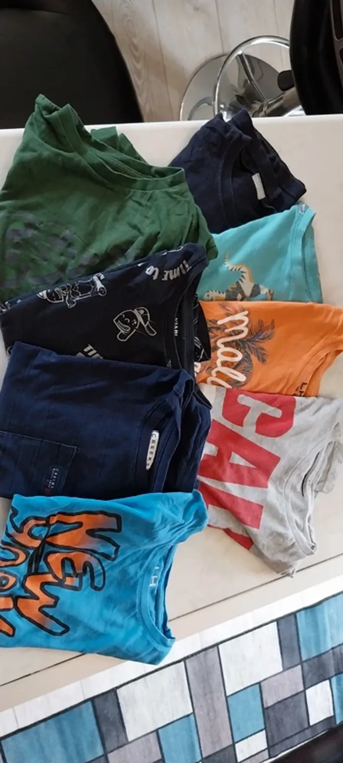 Lot de 8 tee-shirts garçon taille 8 ans - photo numéro 2