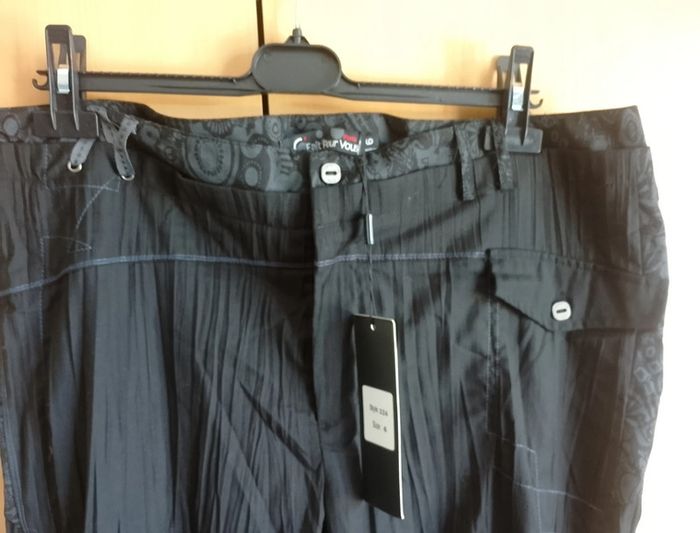 Très joli pantalon femme neuf - photo numéro 2