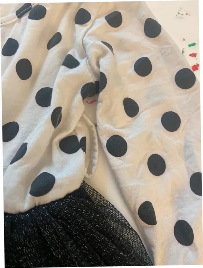 Robe blanche à pois noirs et tulle noir de marque coréenne 5 ans - photo numéro 4