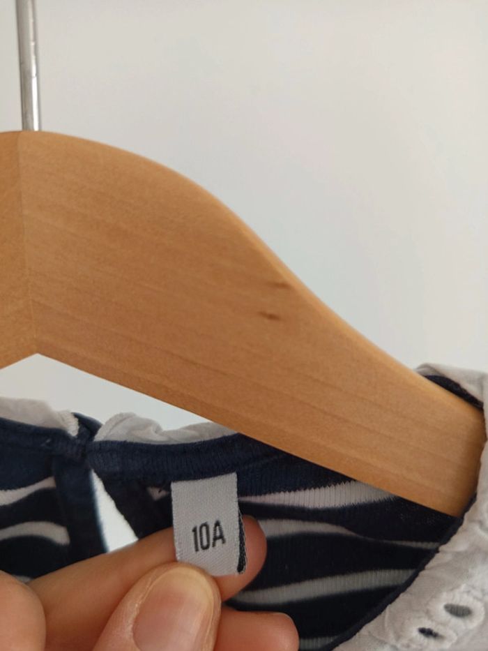 Haut marinière avec col Claudine blanc en broderie anglaise 10 ans - photo numéro 3