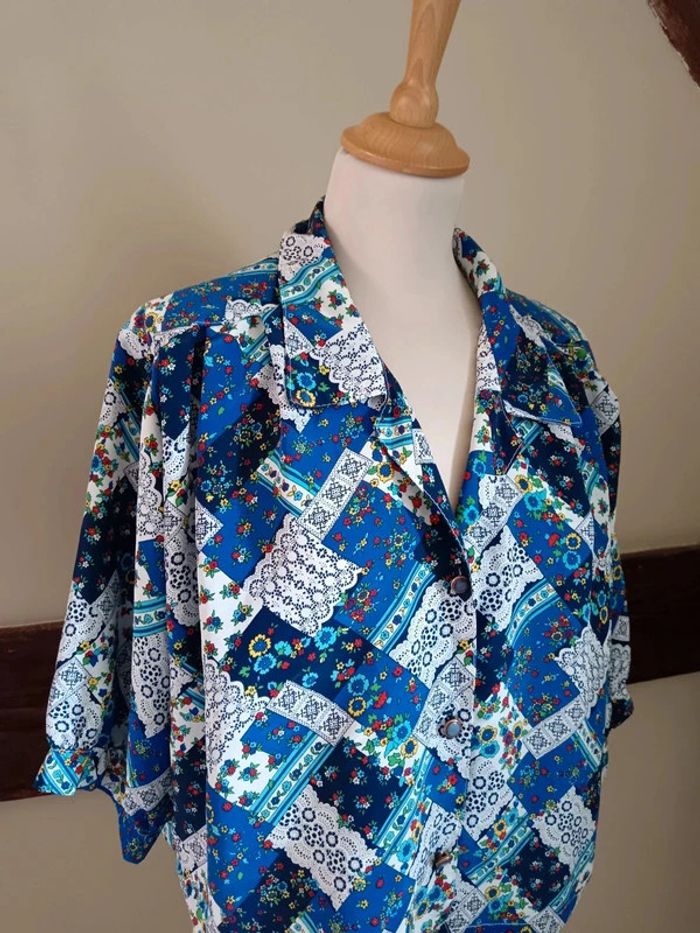 Chemisier upcyclé croppé et ses deux chouchous - photo numéro 5