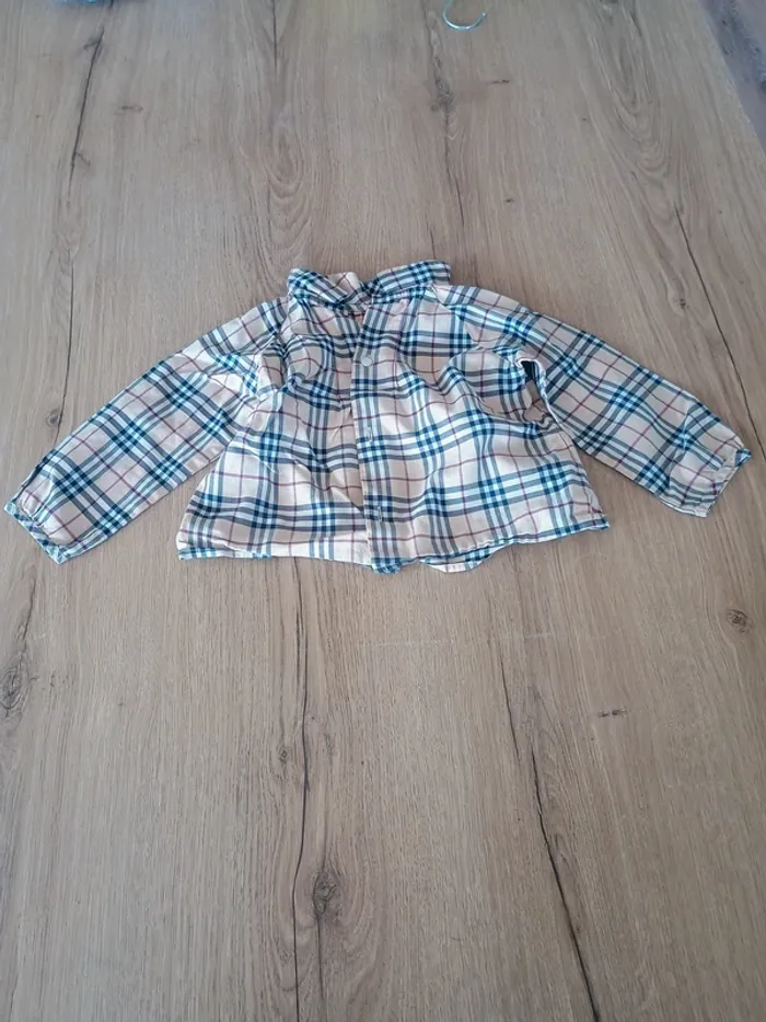 chemise bébé Burberry 18mois - photo numéro 2