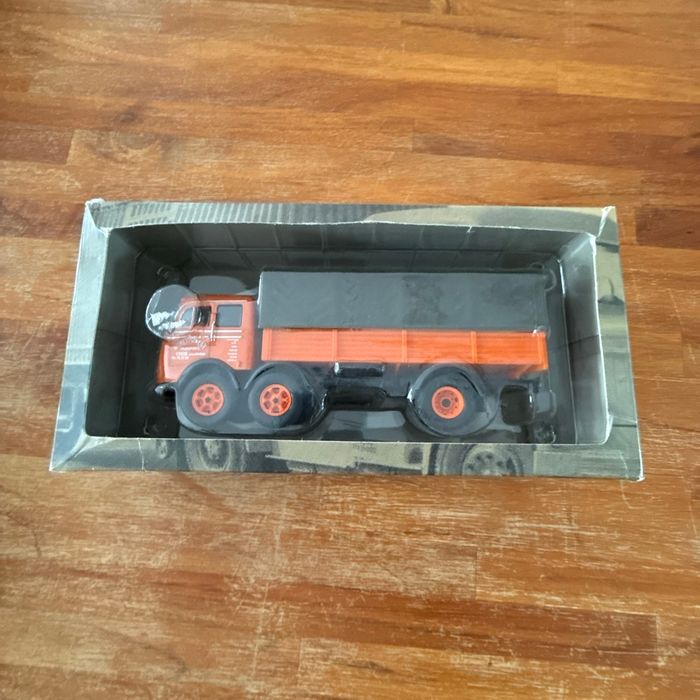 Camion Mercedes LP333 Uithoorn Holland IXO Tru007 1:43