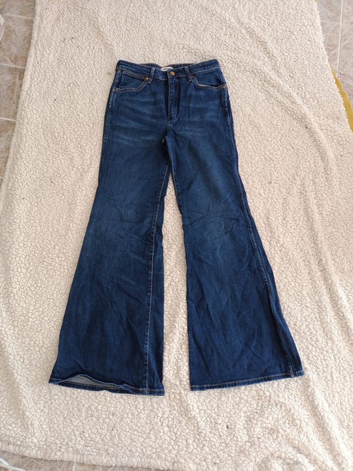 Jean flare bleu Wrangler Wanderer W27 L32 taille haute évasé vintage