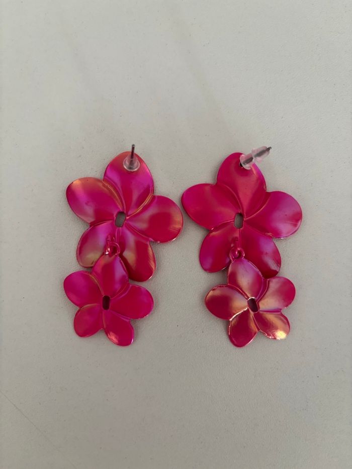 Boucles d’oreilles fleurs roses - photo numéro 2