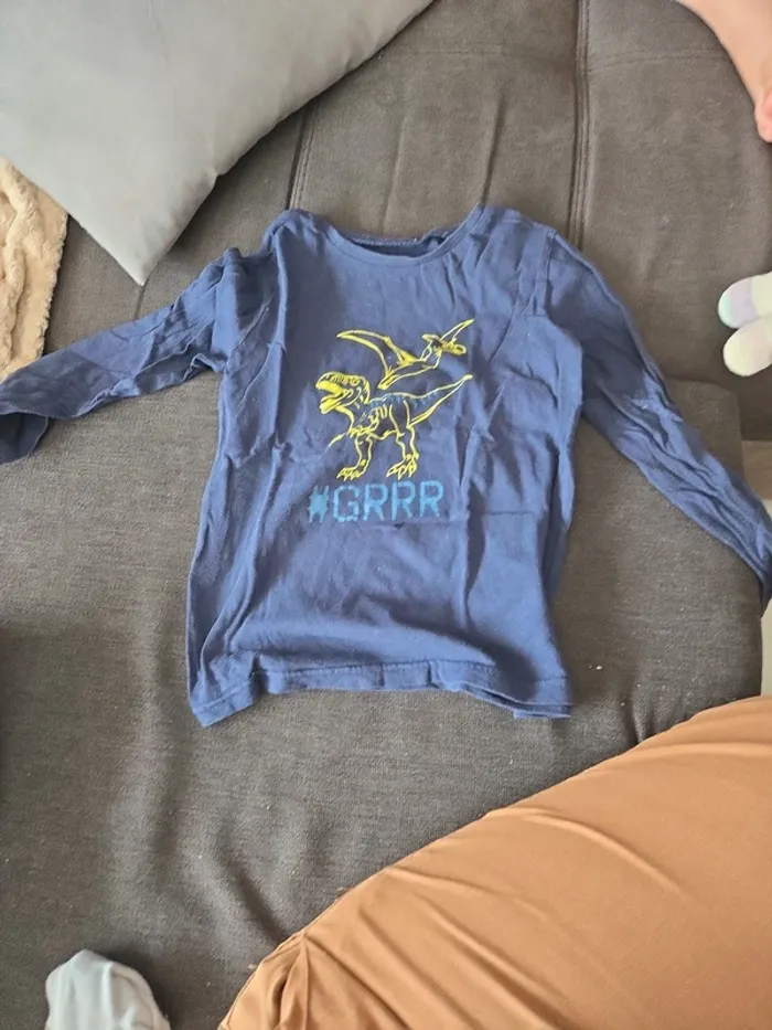 T-shirt bleu dinosaure taille 6 ans