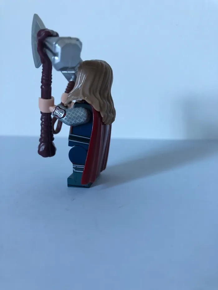 Figurine type lego Thor. Marvel - photo numéro 2