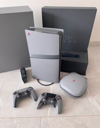 PlayStation 5 Pro 30th Anniversary Limited Edition - Special 30ème anniversaire