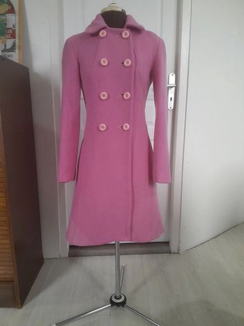 Tres beau manteau rose tara jarmon modèle mangua en laine