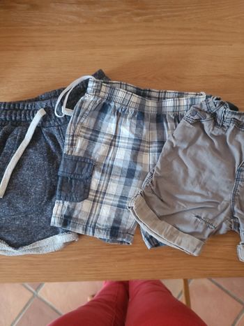 Lot 3 shorts 18mois
