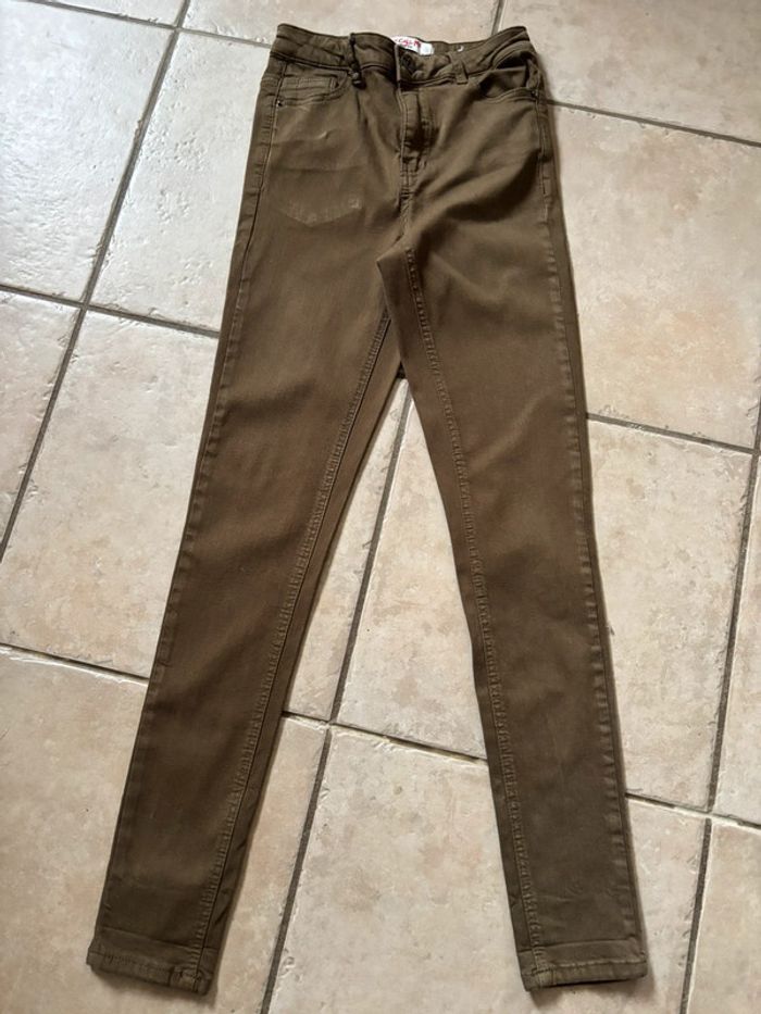 Jean kaki Jennyfer taille 32 - photo numéro 1