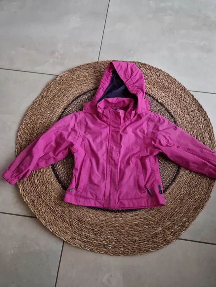Joli manteau go sport fille taille 4 ans
