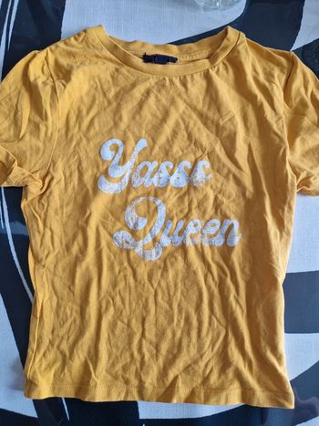 Tee shirt taille xs moutarde jennyfer