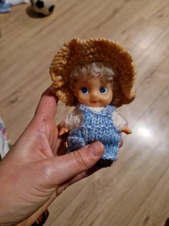 Petite poupée vintage tricot