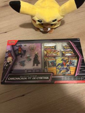 Coffret Pokémon Coffret Premium Carchacrok ex de Cynthia ev10
