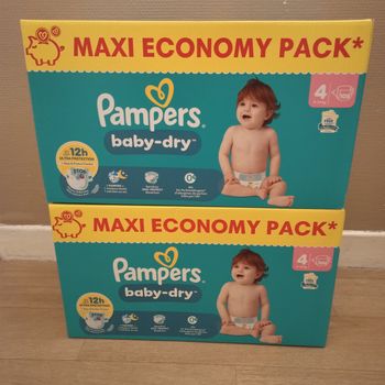 Lot Pampers baby dry taille 4(216 couches)