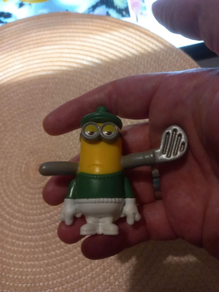 Figurine minion golf