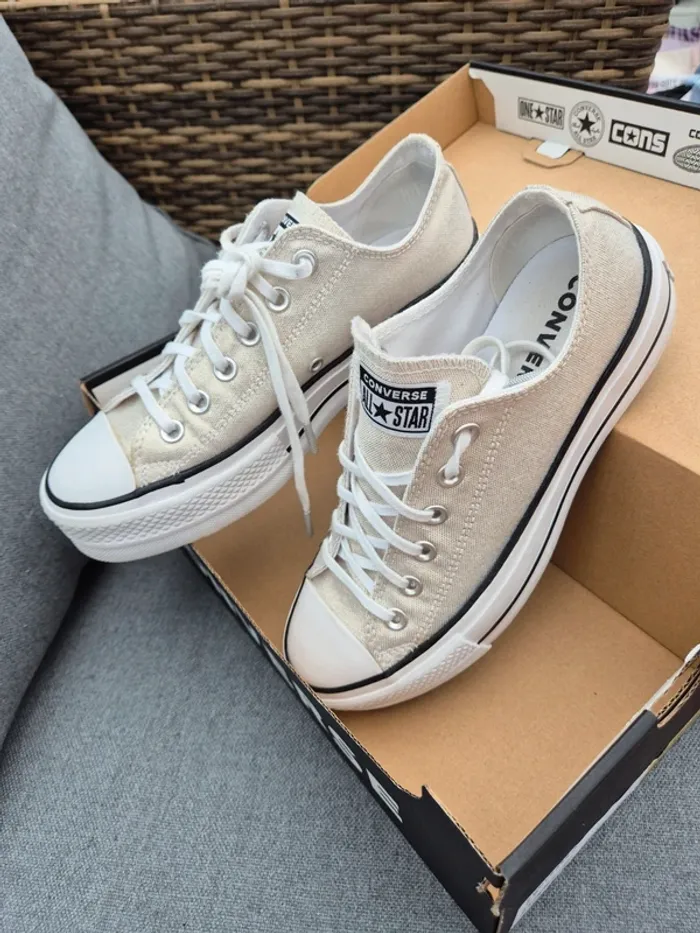 Converses taille 38
