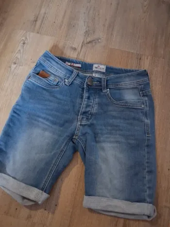 Short en jean taille 10ans deeluxe74