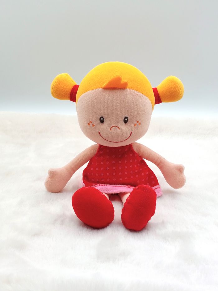 Peluche poupée fille beige jaune orange MINIMI Minitoys robe rouge 25 cm 2014 - photo numéro 8