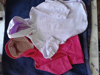 lot d'un pull et d'une veste