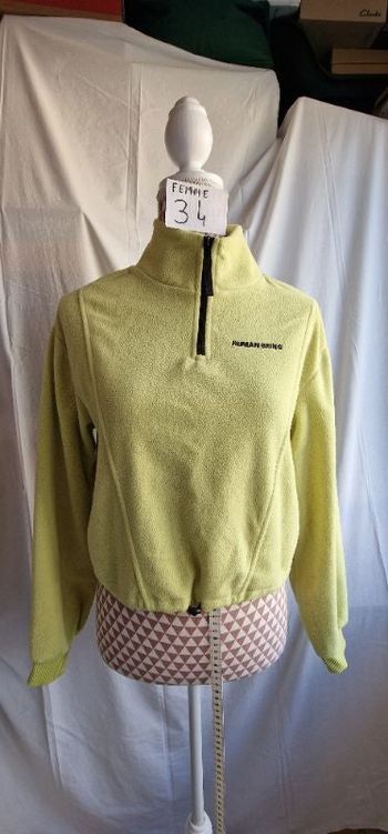 Polaire, crop top,jaune/vert, en très bon état, en polyester, longueur 46cm, largeur d'épaule 48cm