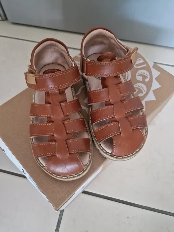 Sandales méduses quadrillé cuir camel taille 26 tres bon état - photo numéro 3