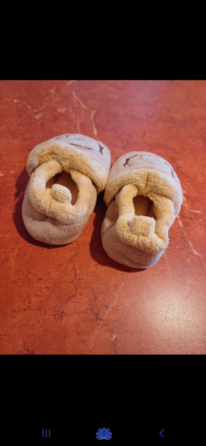 Chaussons taille 18 / 19 - photo numéro 3
