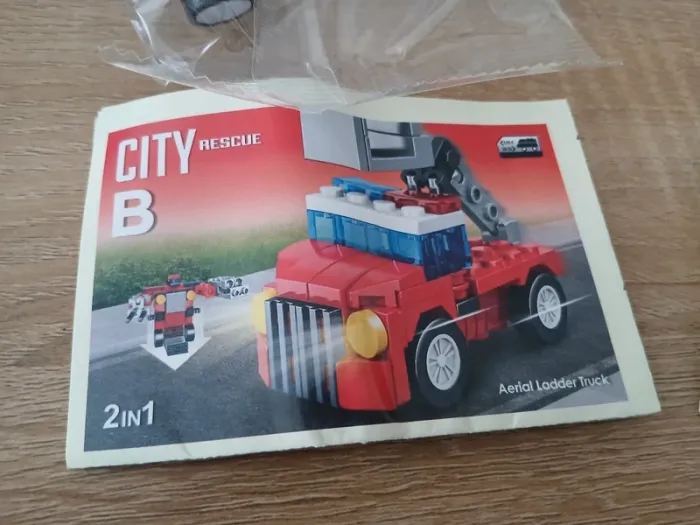 Lot de 4 véhicules pompier en brick lego neuves - photo numéro 3