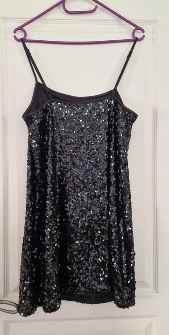Robe à sequins noir H&M taille 38 - photo numéro 3
