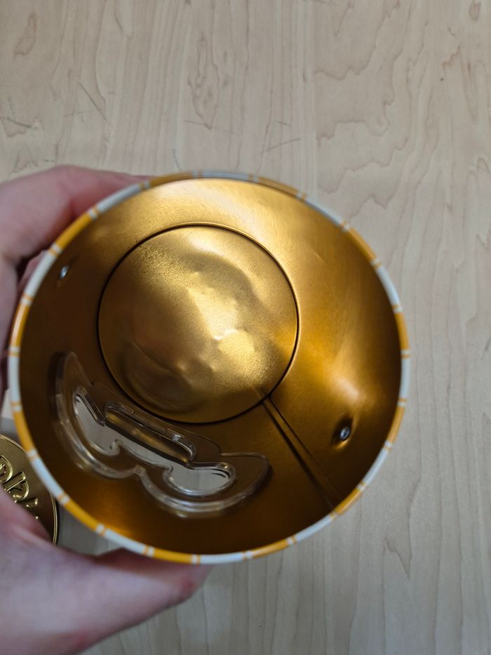 Boite métal Tokyo Disney Resort : Winnie l'ourson occaz - photo numéro 7