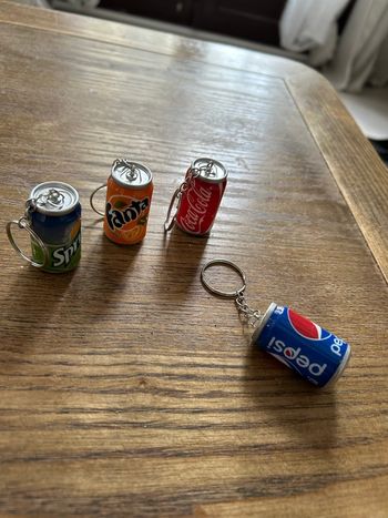 4 mini canettes neuve