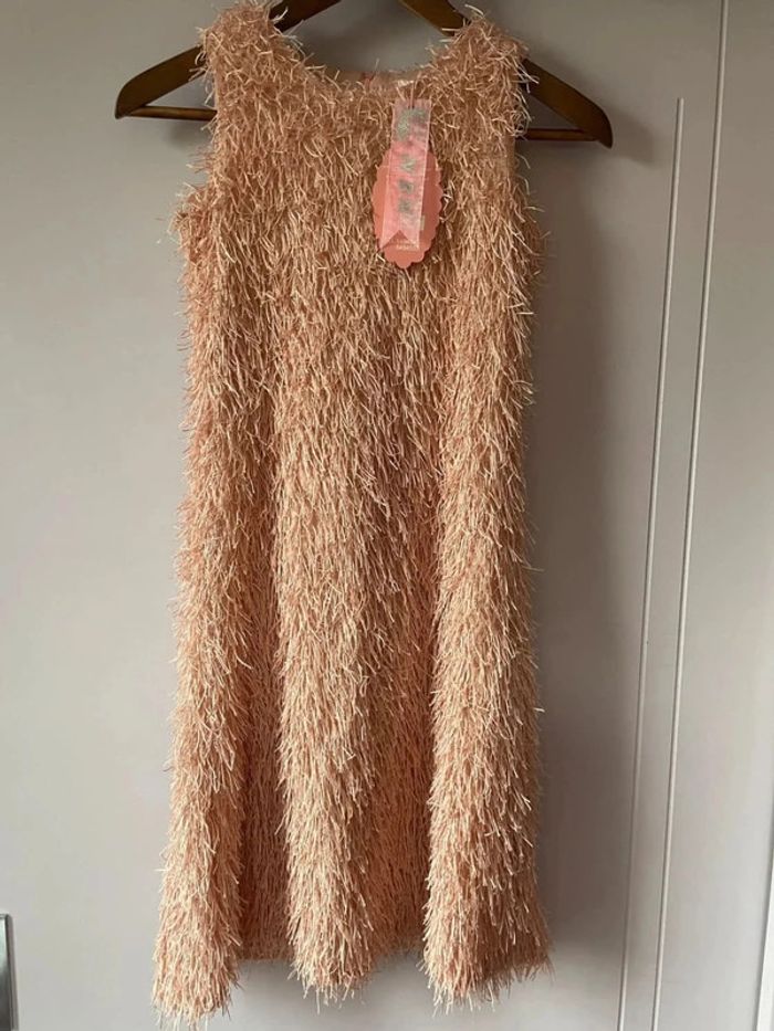 Superbe robe courte neuve effet plume