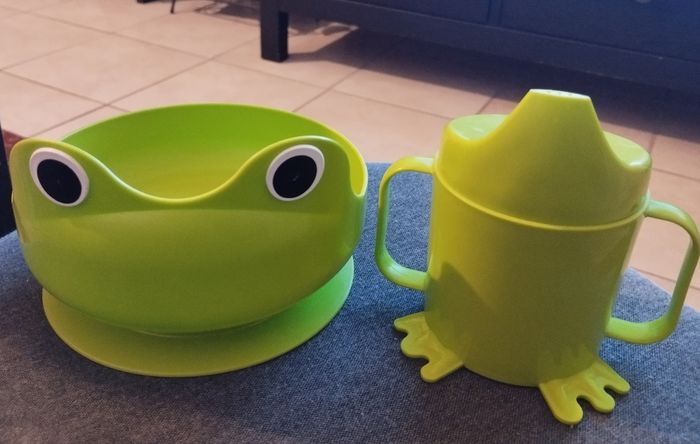 Lot 5 Accessoires Bébé Verts Grenouille Bavoir Assiette Poubelle À Couches Angelcare - photo numéro 6