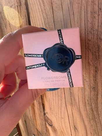 Miniature de parfum Flowerbomb 7 ML