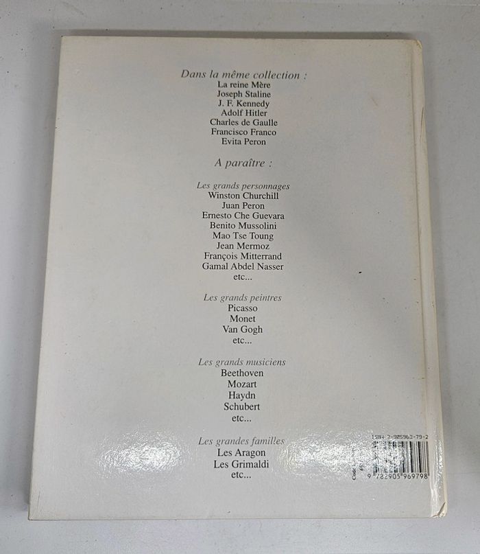 "Chroniques de l'histoire. Afolf Hitler".
Éditions Chronique.
162 pages.
ISBN : 2.905969.79.2 - photo numéro 2