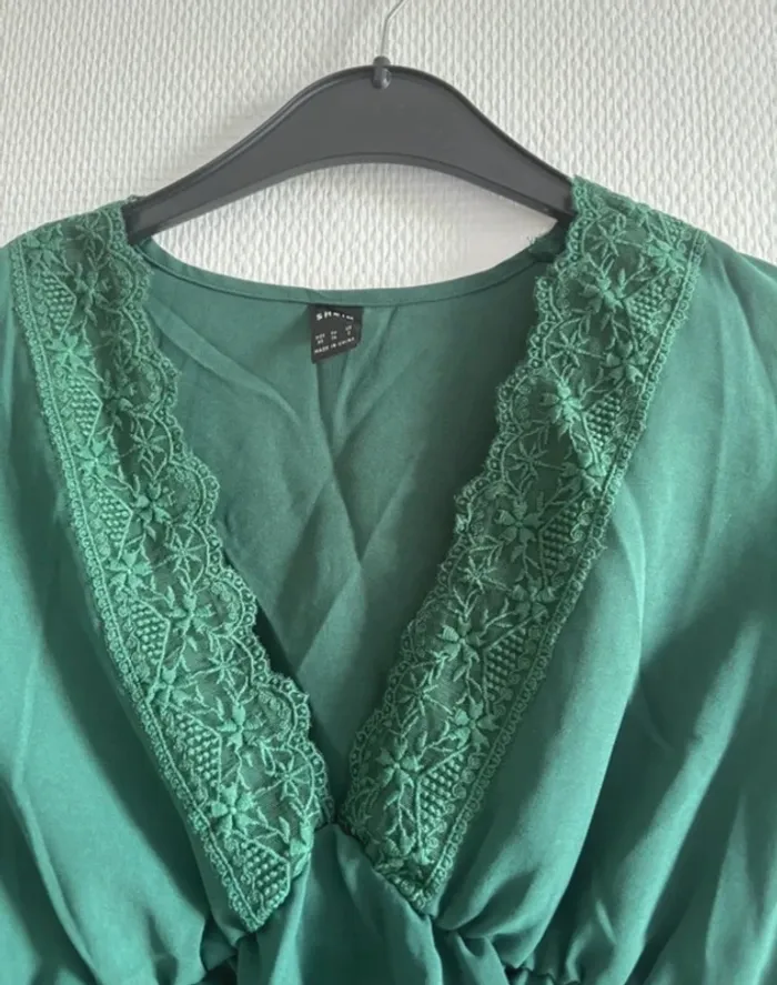 Blouse dentelle verte - photo numéro 2