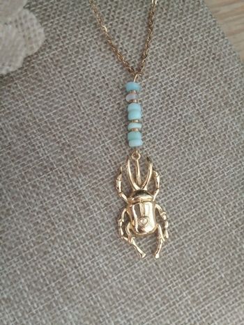 Collier scarabée et pierres d'Opale bleu naturelles