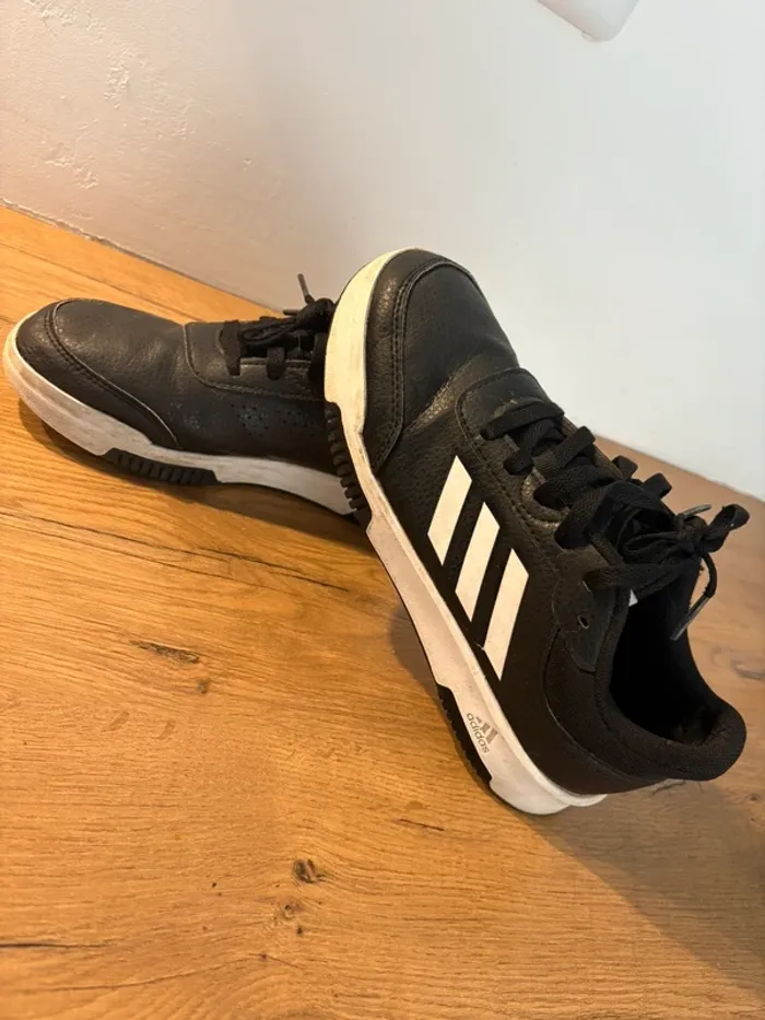 Chaussures adidas garçon 37,5 - photo numéro 9