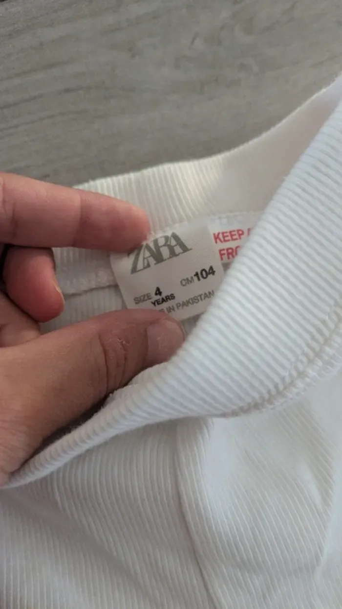Short Zara taille 4ans - photo numéro 4